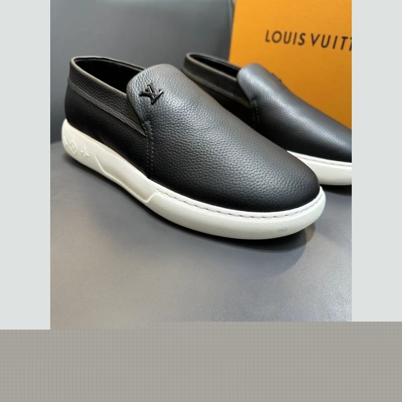 l**is V*t*n sneakers